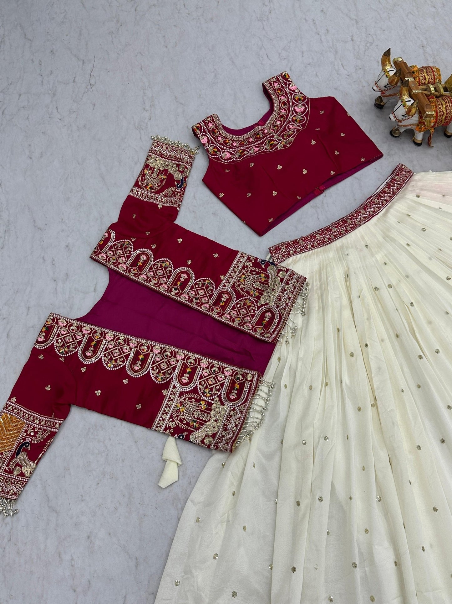 Designer Lehenga Choli Set For Reception And Wedding Occasion - Vastraa